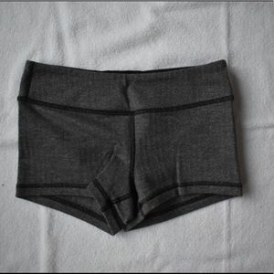 Ivivva athletica (lululemon girls) booty shorts
